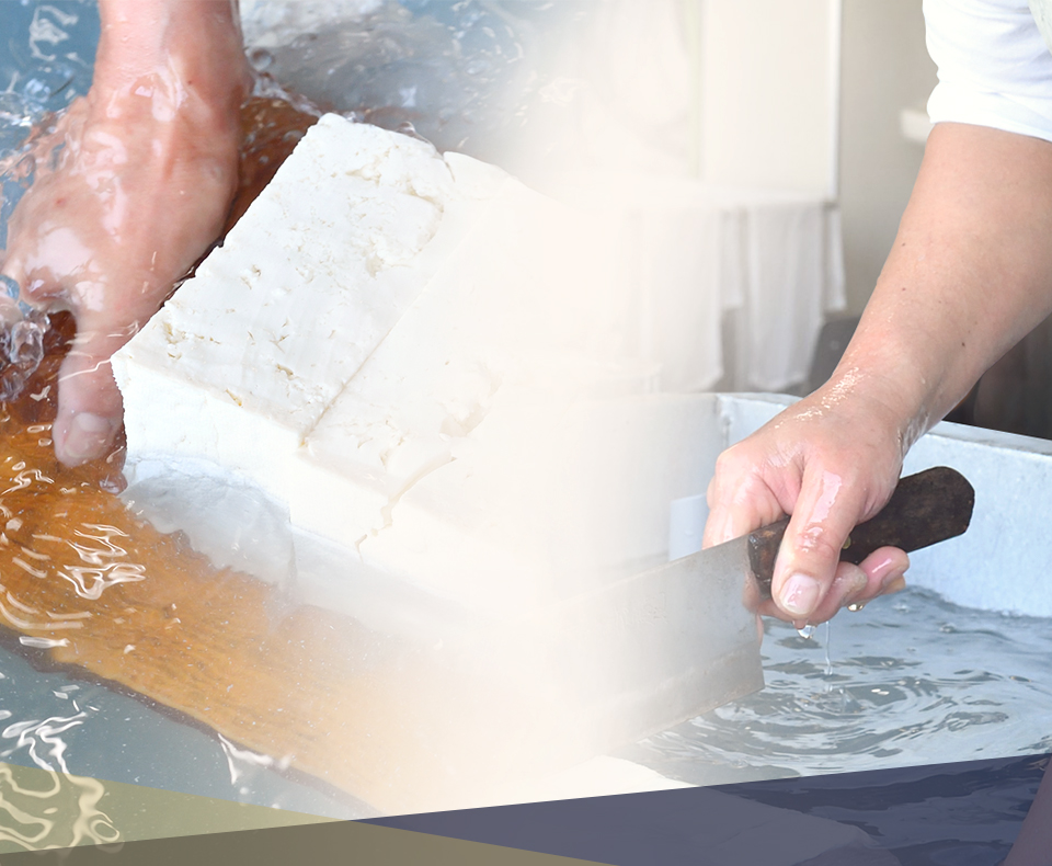 国産の大豆と天然にがりで作った